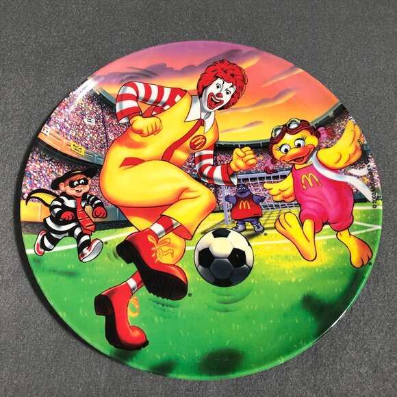 MCDONALD’S 2002 Ronald McDonald Soccer Plate - Picture 1 of 5